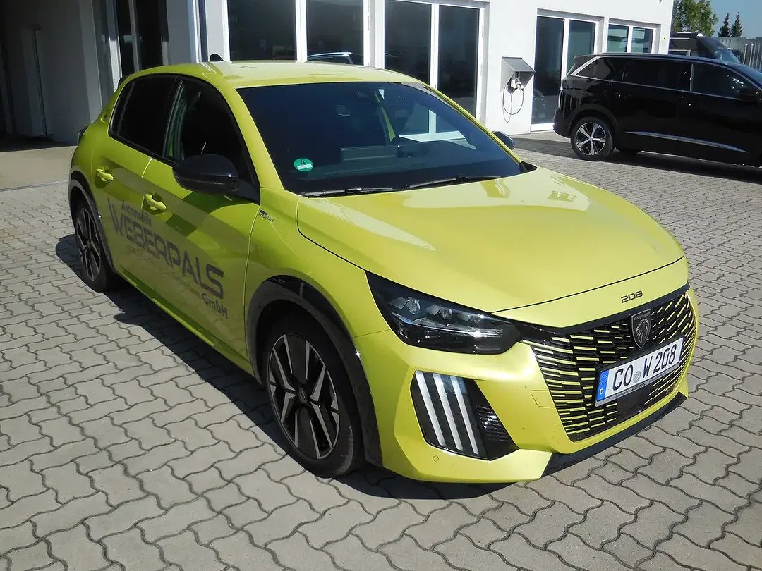 Peugeot 208 - Thumbnail 6
