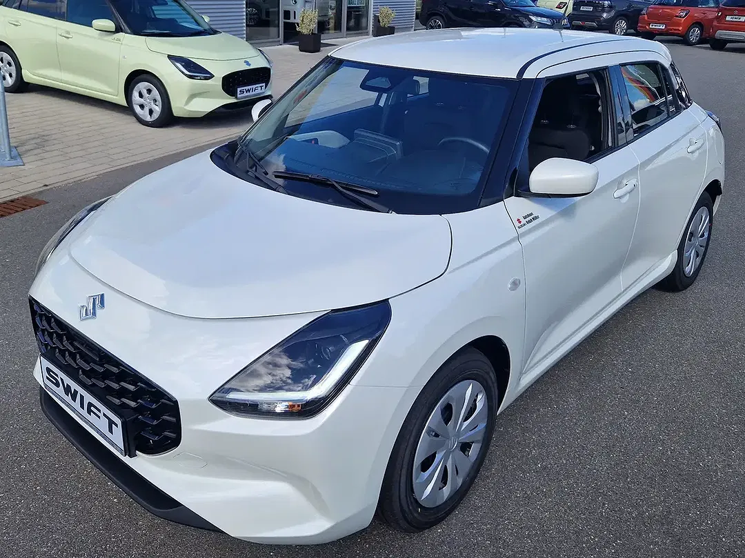 Suzuki Swift - Thumbnail 3