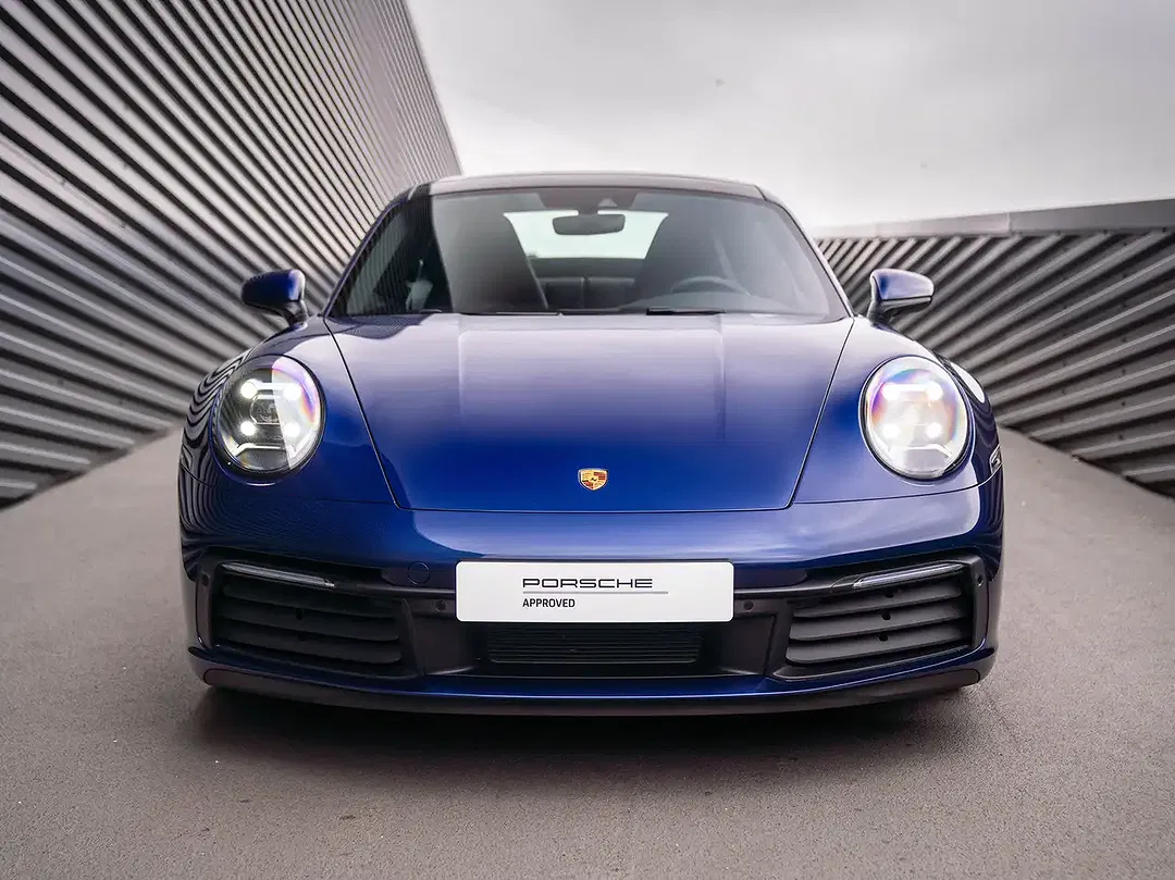 Porsche 992 - Thumbnail 3