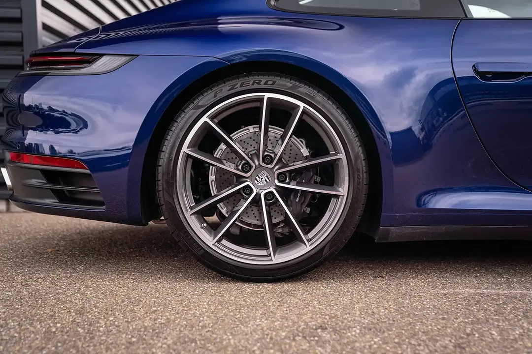 Porsche 992 - Thumbnail 5