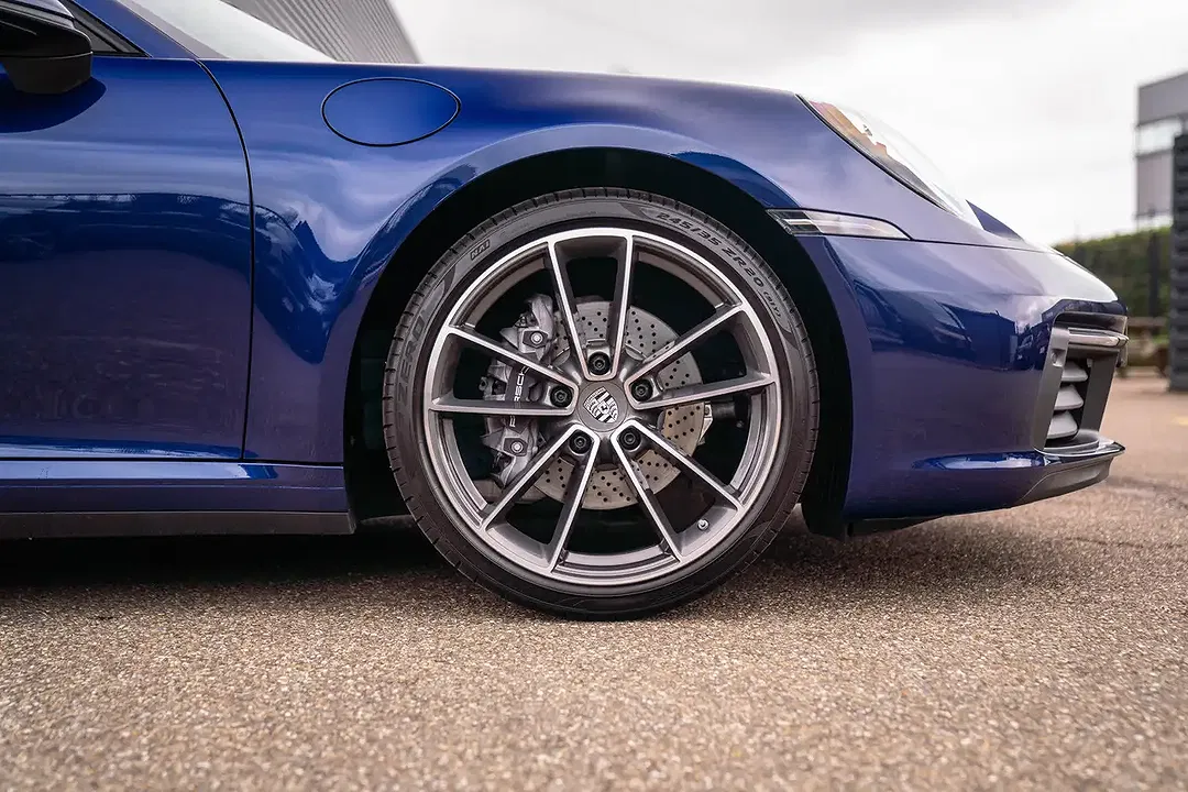 Porsche 992 - Thumbnail 6