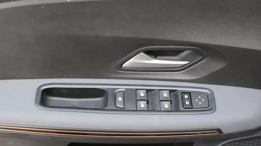 Dacia Sandero - Thumbnail 32