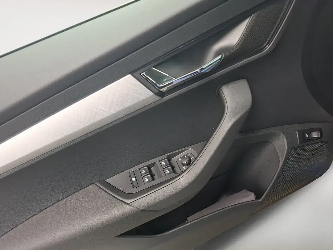 Skoda Karoq - Thumbnail 13