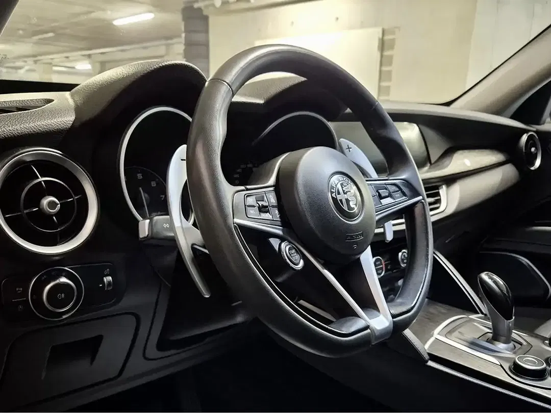 Alfa Romeo Stelvio - Thumbnail 11