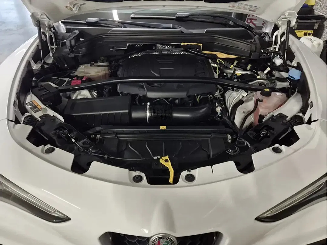Alfa Romeo Stelvio - Thumbnail 15