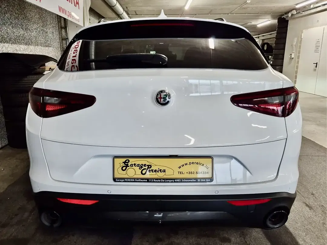 Alfa Romeo Stelvio - Thumbnail 3