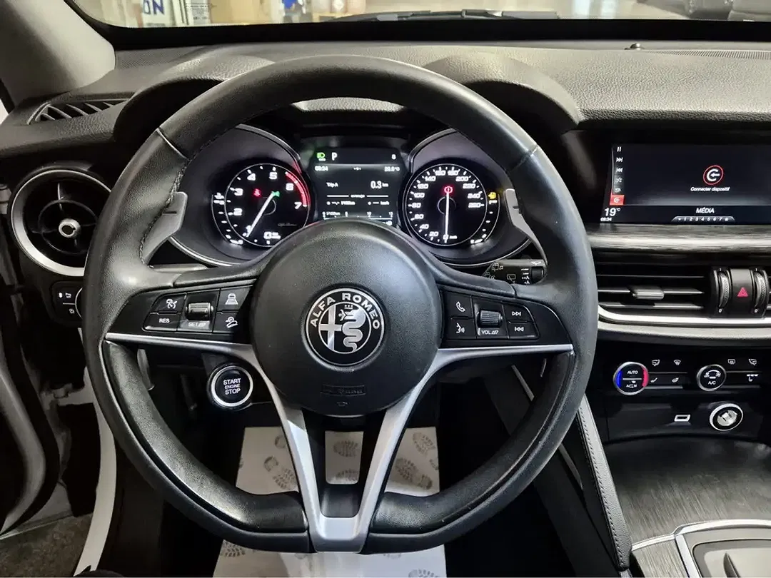 Alfa Romeo Stelvio - Thumbnail 7