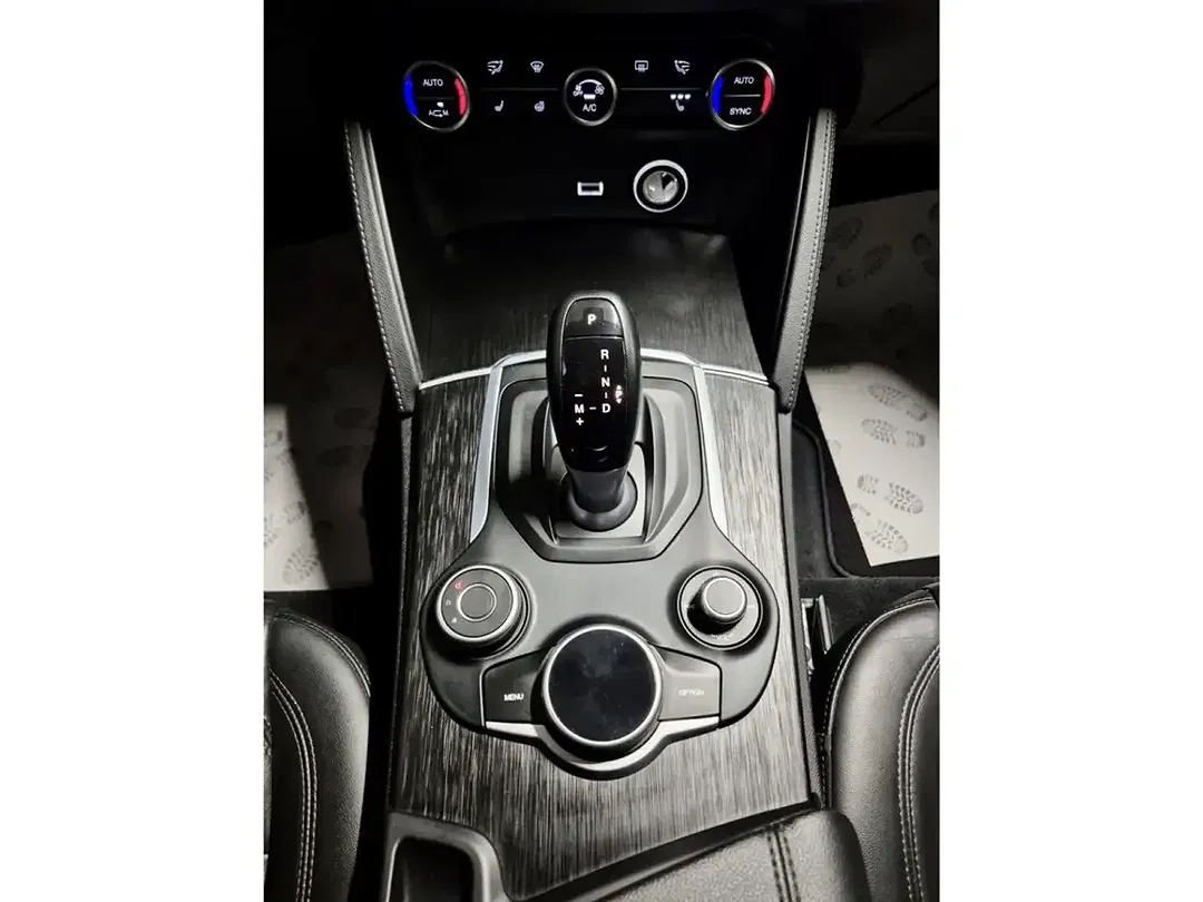 Alfa Romeo Stelvio - Thumbnail 9