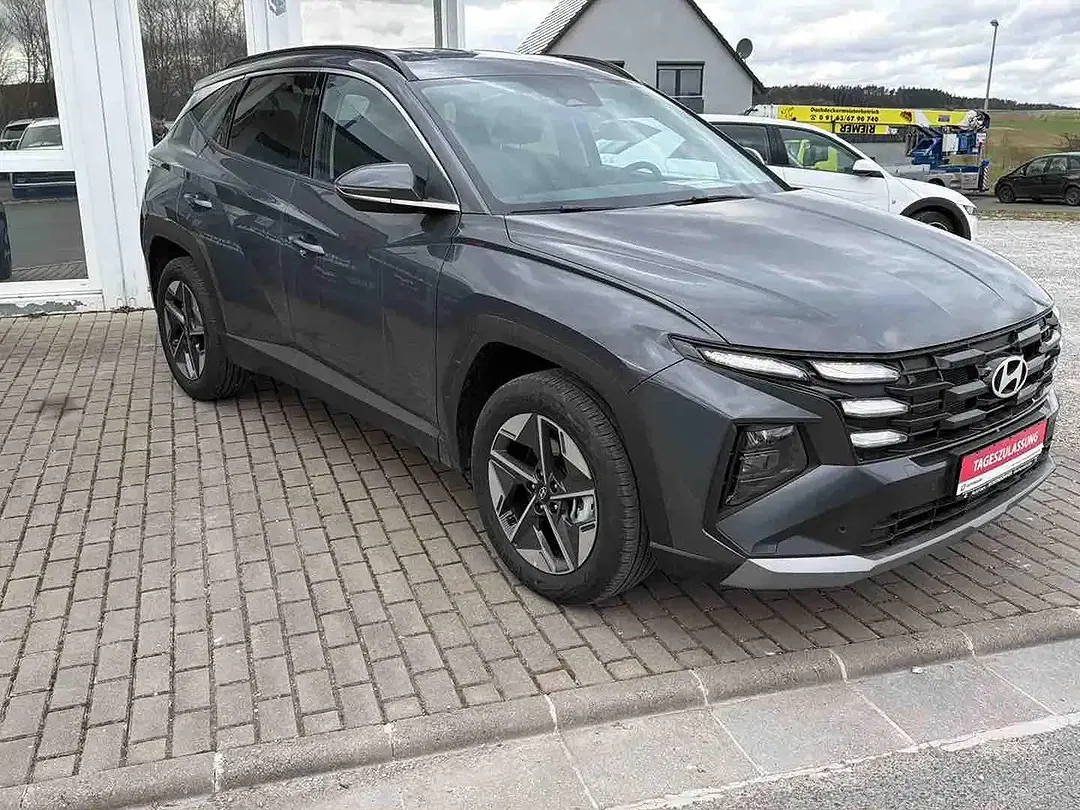 Hyundai TUCSON - Thumbnail 3