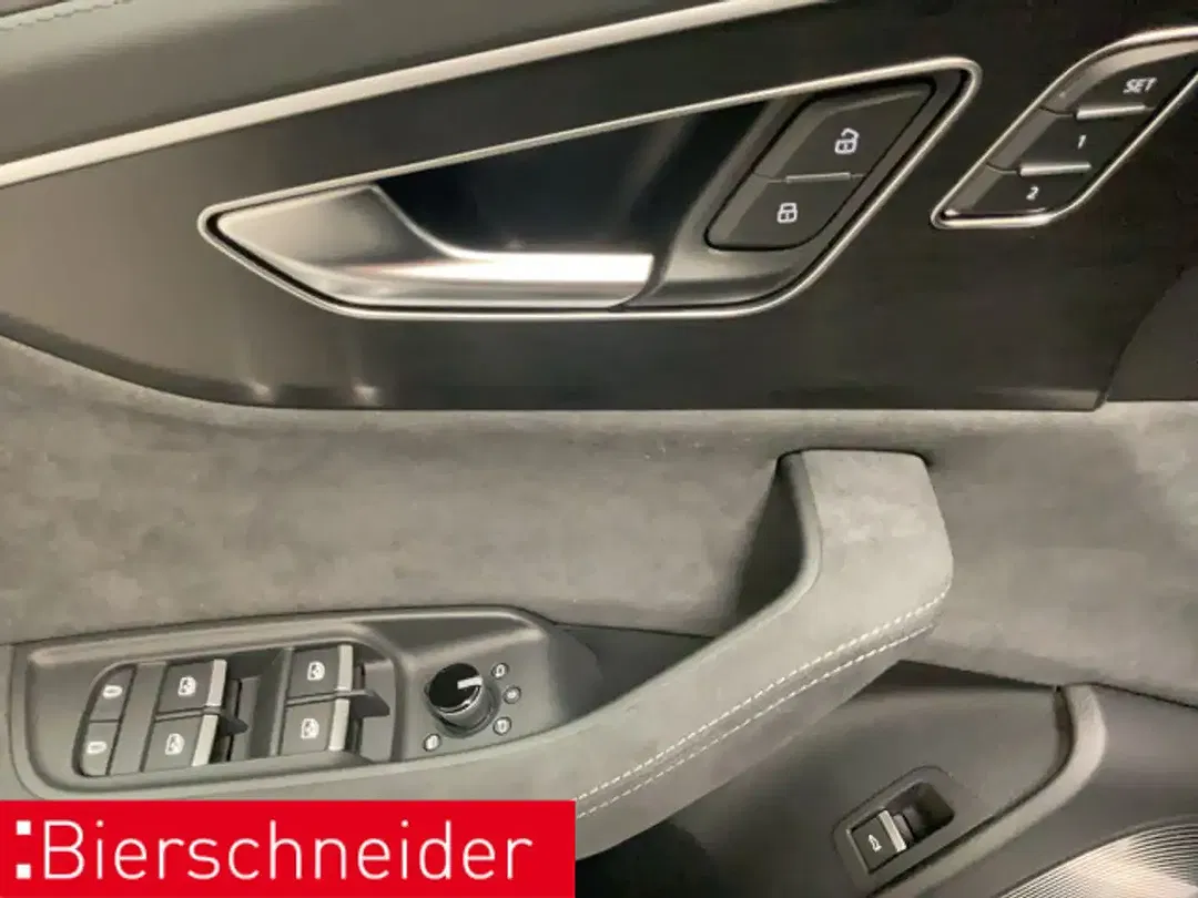 Audi RS Q8 - Thumbnail 8