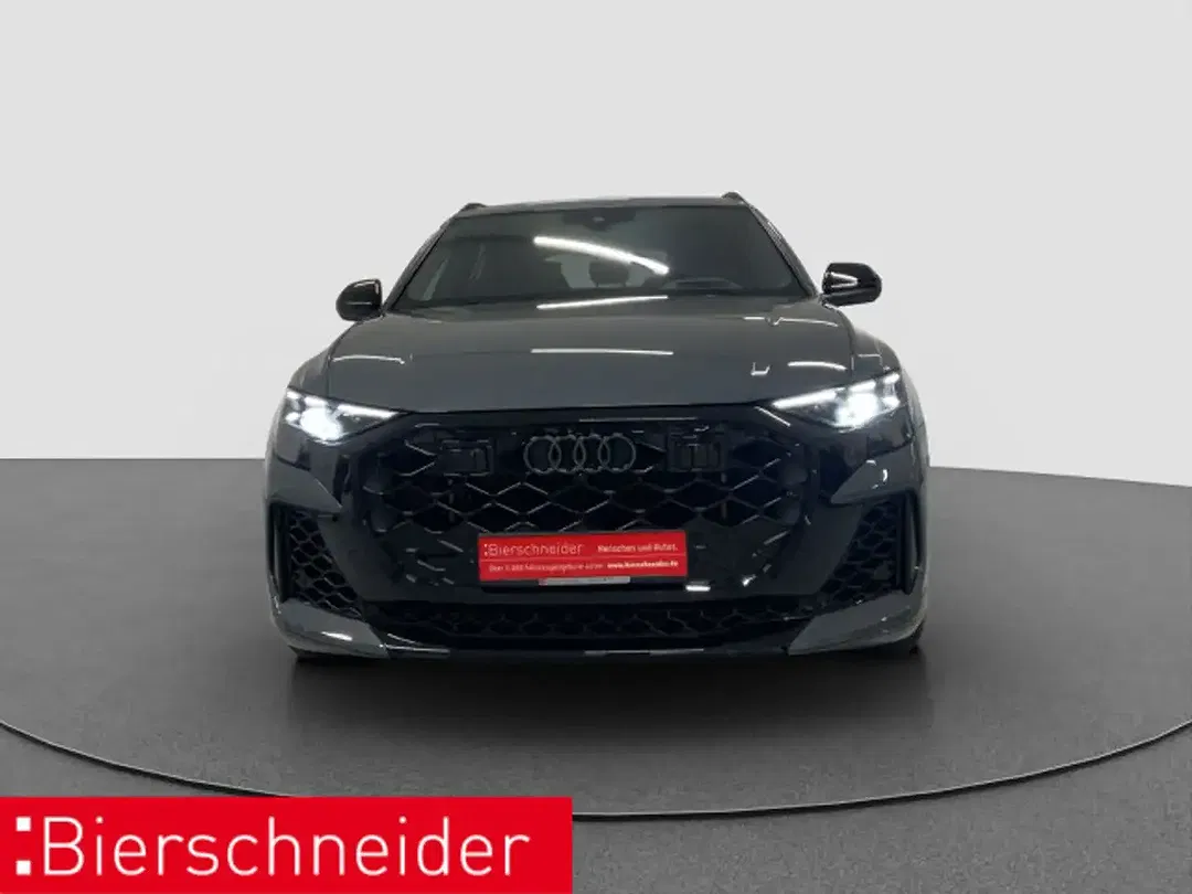Audi RS Q8 - Thumbnail 2