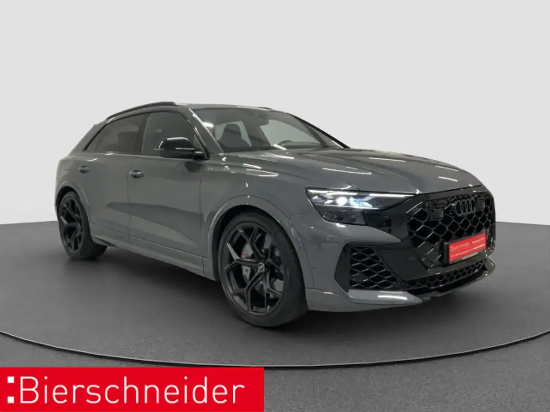 Audi RS Q8 - Thumbnail 3