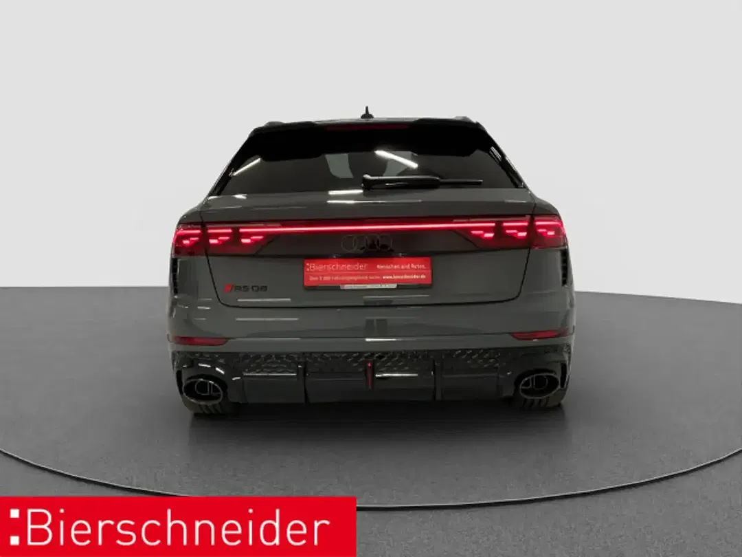 Audi RS Q8 - Thumbnail 4