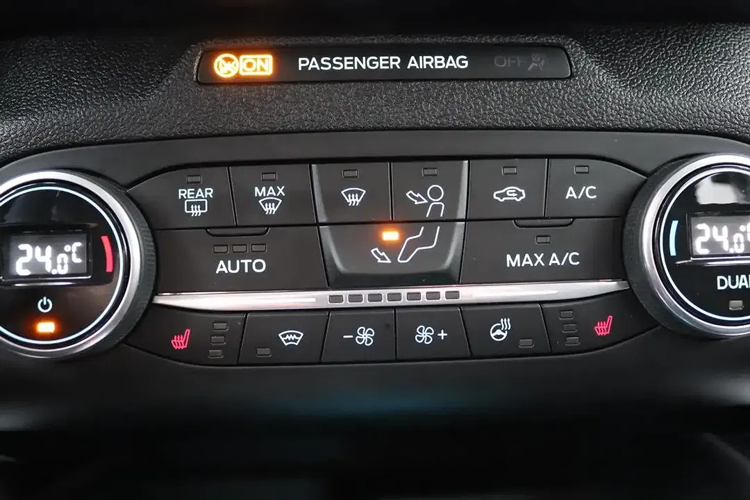 Ford Focus - Thumbnail 15