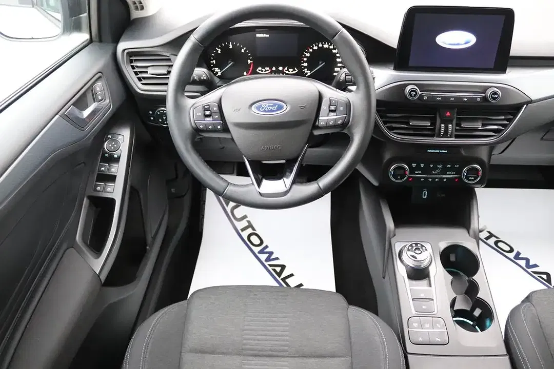 Ford Focus - Thumbnail 6