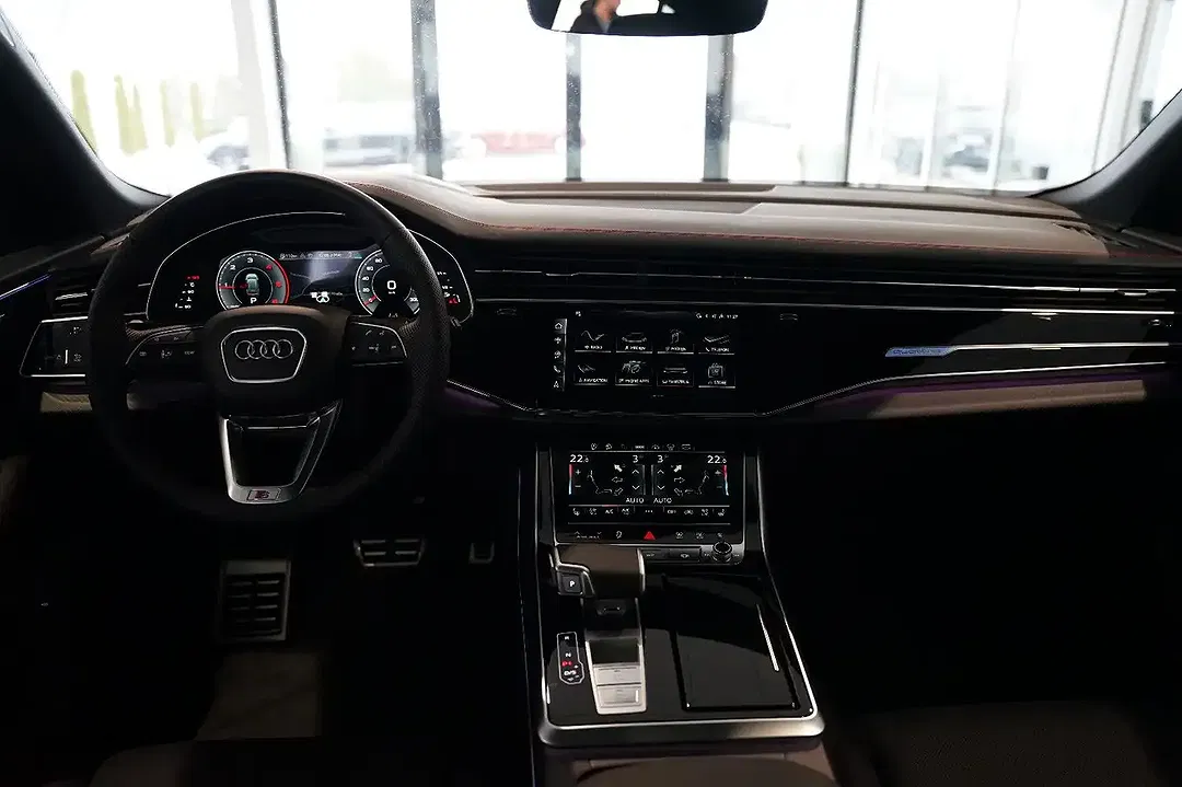 Audi Q8 - Thumbnail 11