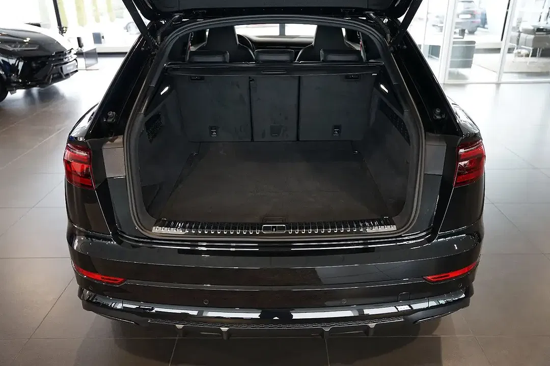 Audi Q8 - Thumbnail 5