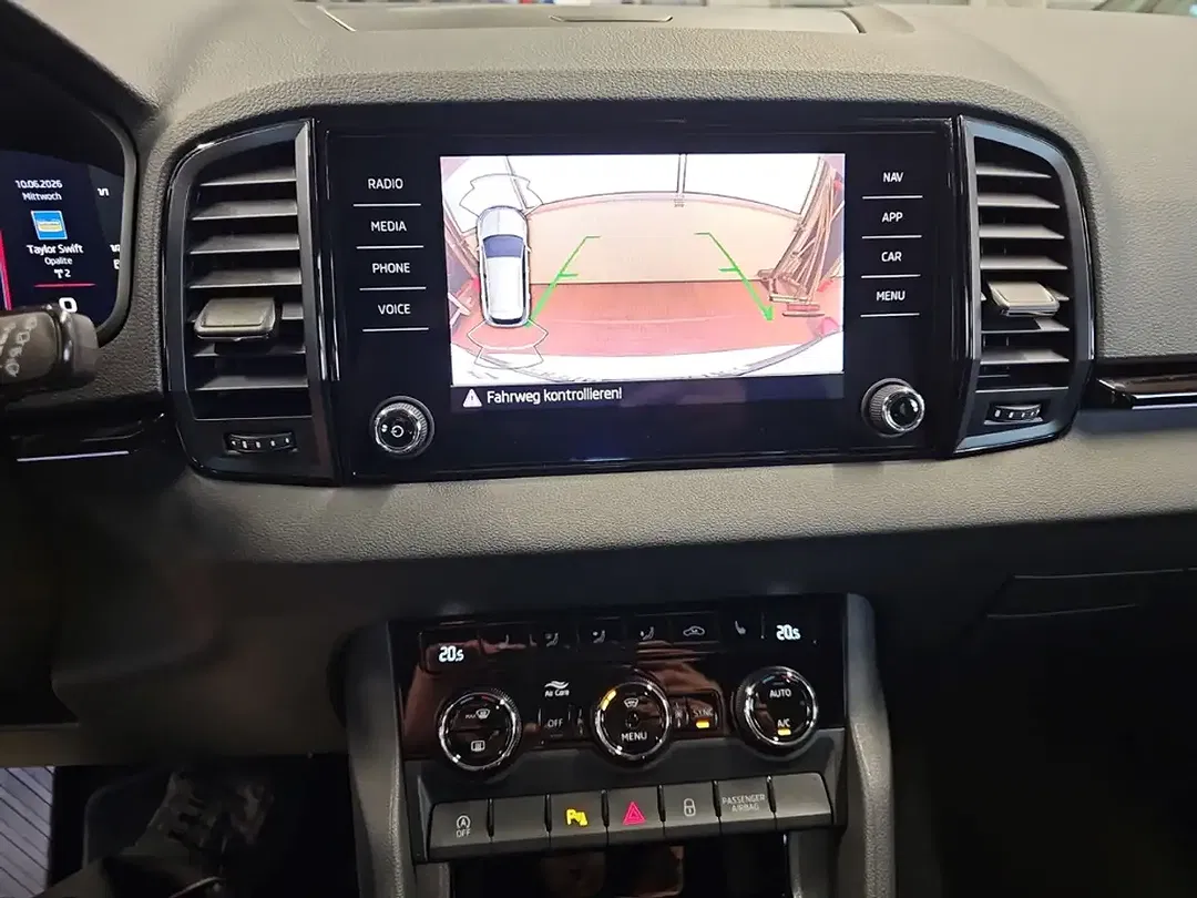Skoda Karoq - Thumbnail 14