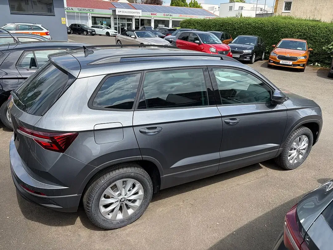 Skoda Karoq - Thumbnail 4