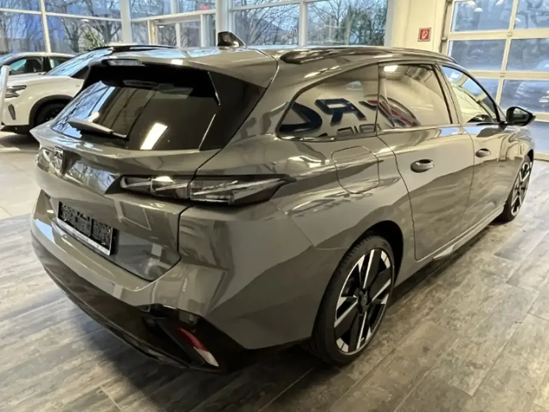 Peugeot 308 - Thumbnail 4