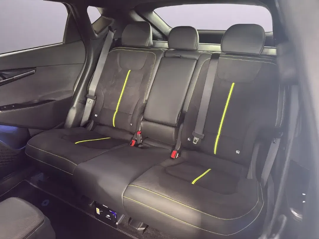 Kia EV6 - Thumbnail 16