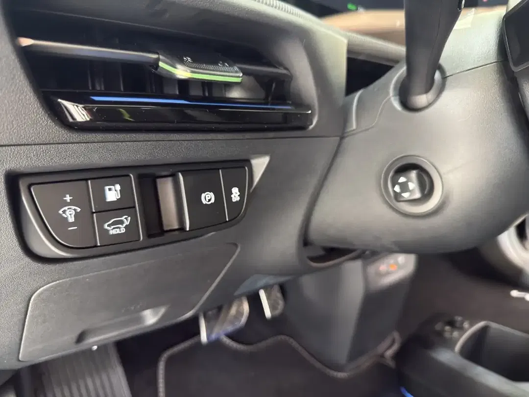 Kia EV6 - Thumbnail 18