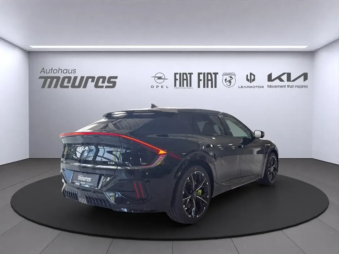 Kia EV6 - Thumbnail 4