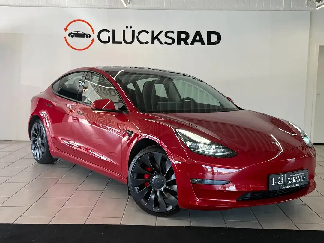 Tesla Model 3 - Thumbnail 12