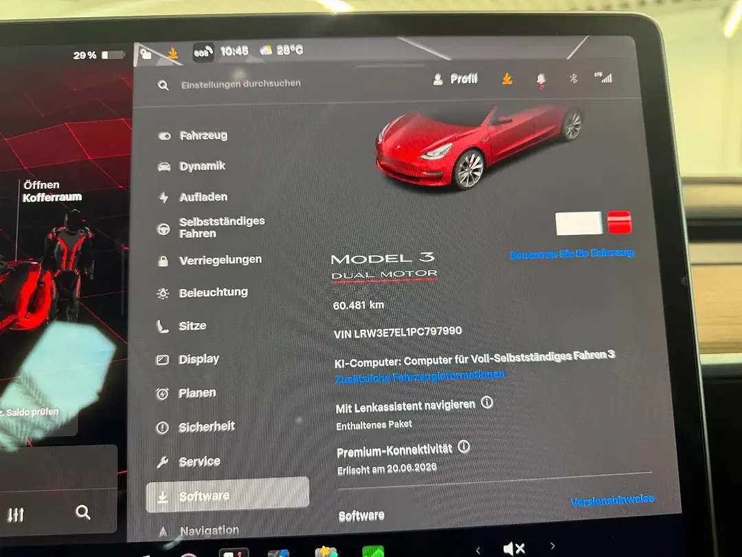 Tesla Model 3 - Thumbnail 13