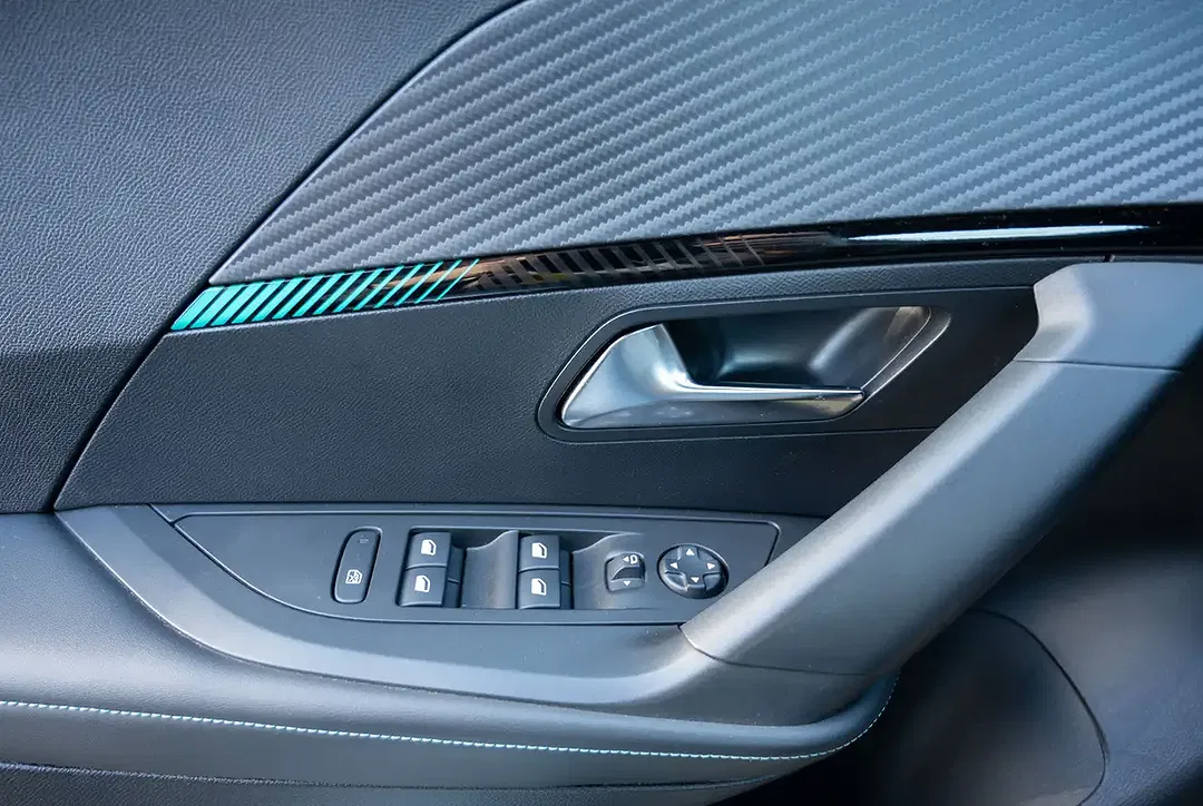 Peugeot 2008 - Thumbnail 11