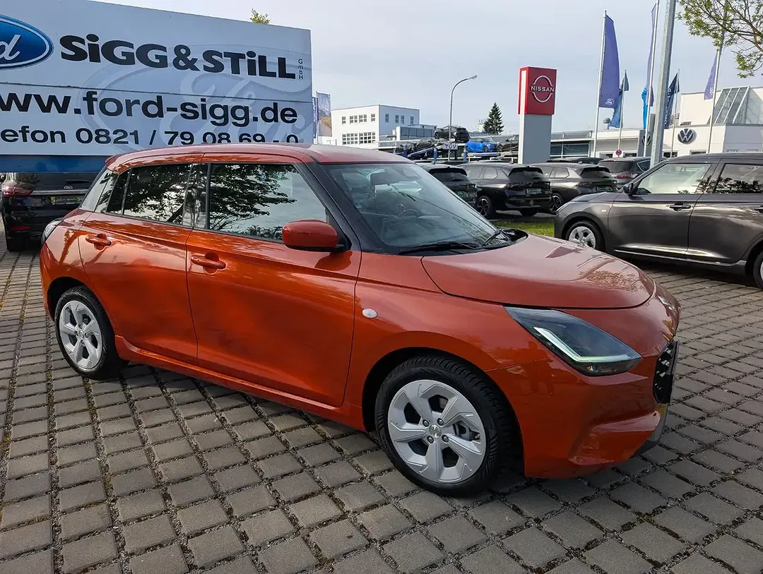 Suzuki Swift - Thumbnail 1