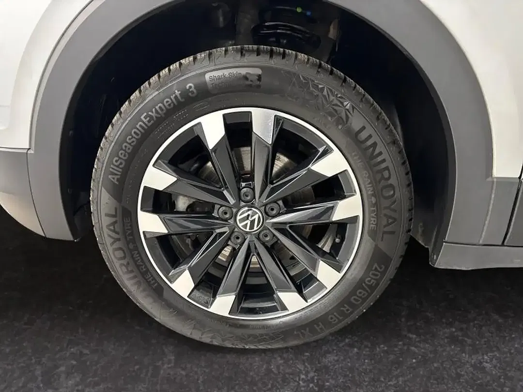 Volkswagen T-Cross - Thumbnail 8