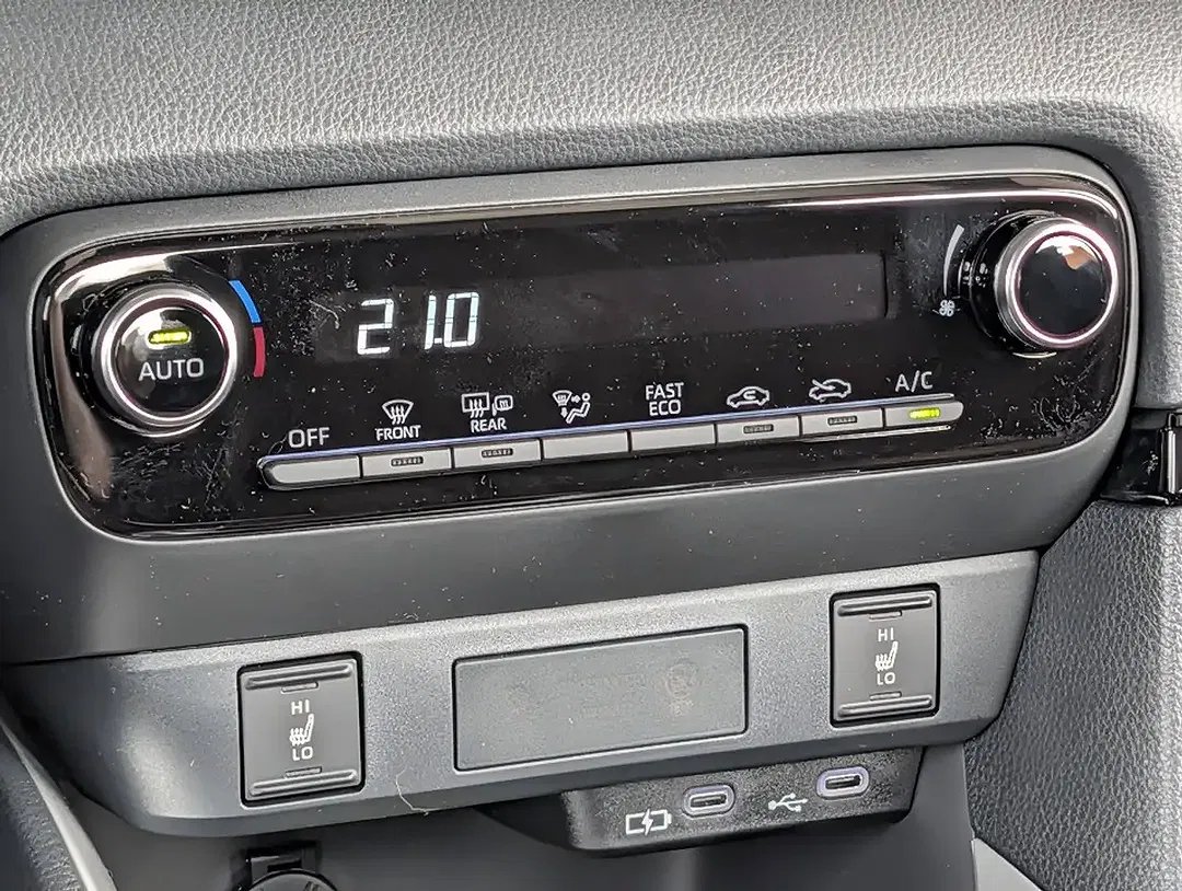 Mazda 2 - Thumbnail 11