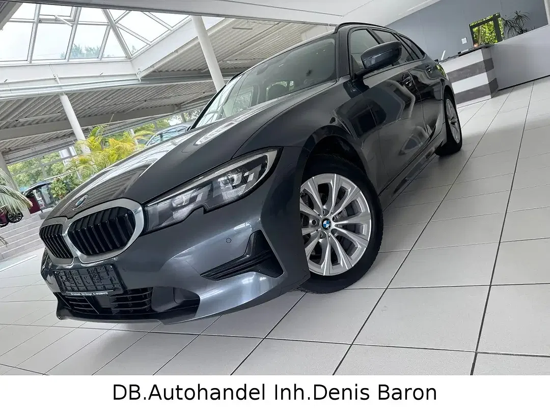 BMW 320 - Thumbnail 1