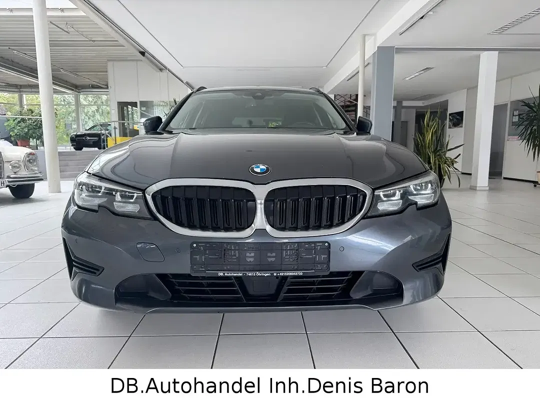 BMW 320 - Thumbnail 2