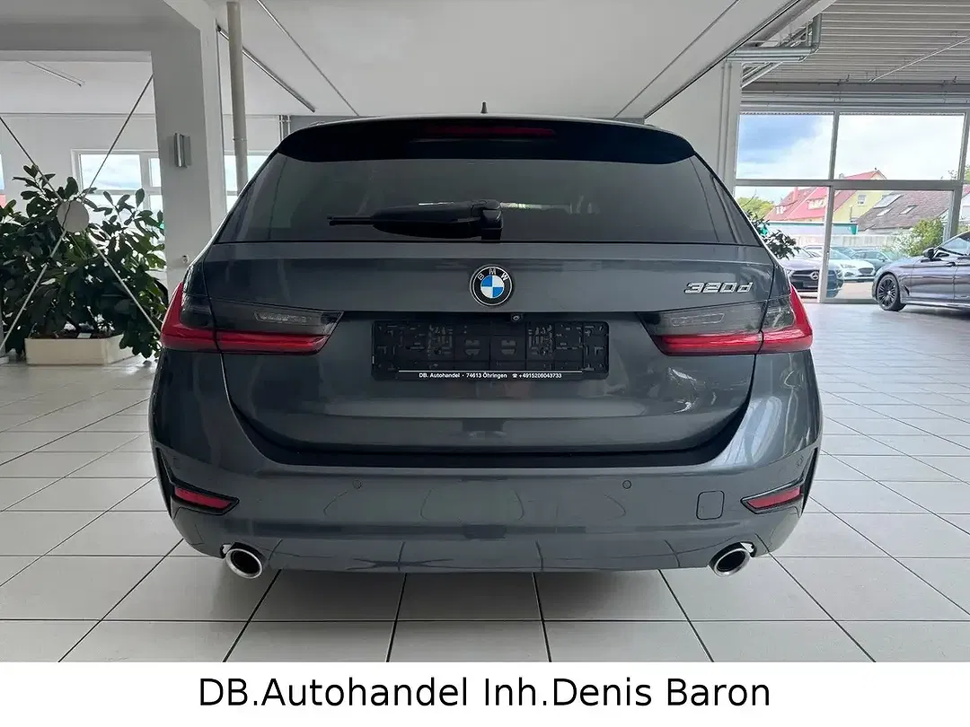 BMW 320 - Thumbnail 6