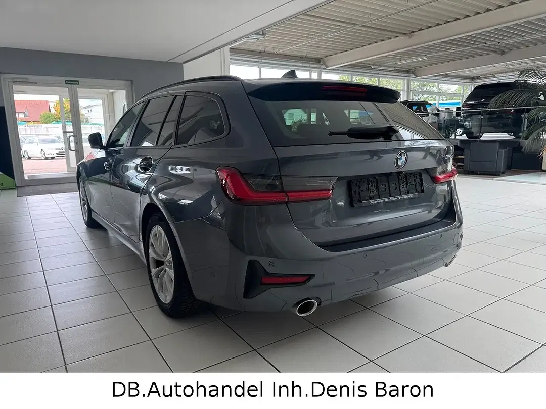 BMW 320 - Thumbnail 7