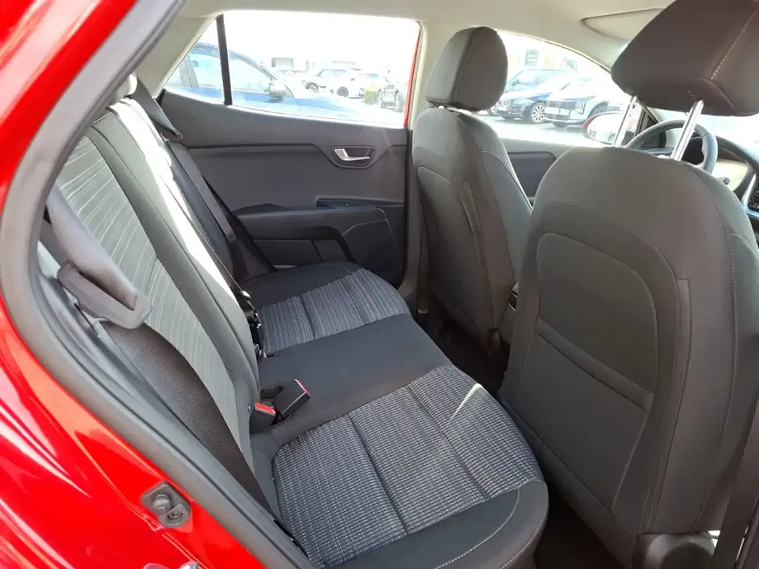 Kia Stonic - Thumbnail 8