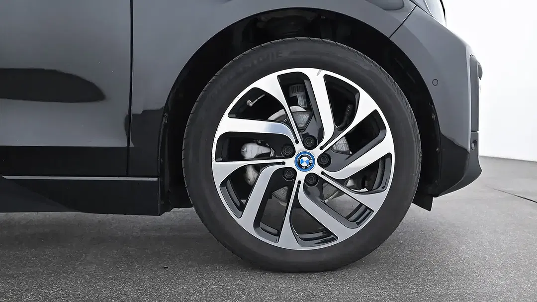 BMW i3 - Thumbnail 13