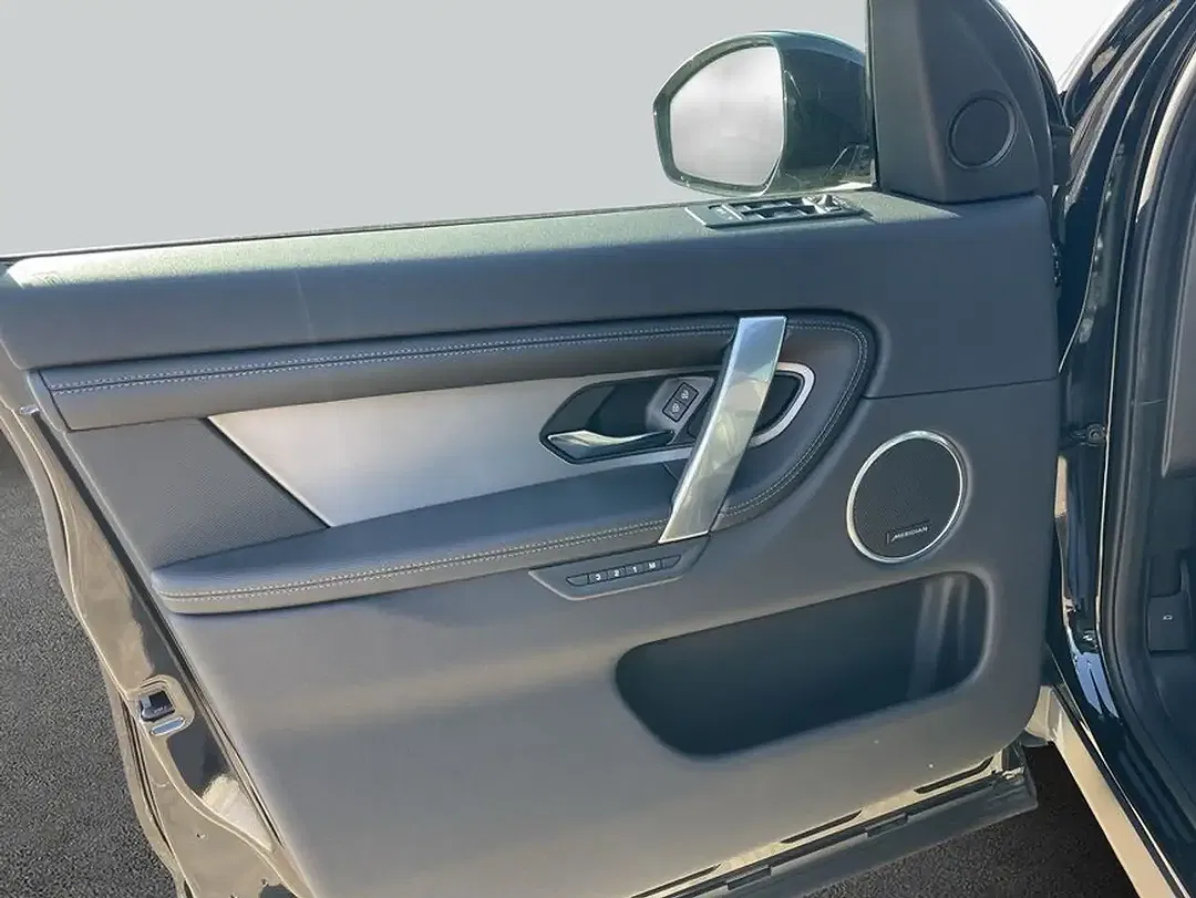 Land Rover Discovery Sport - Thumbnail 14