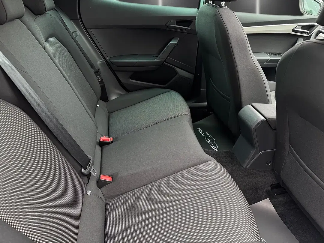 SEAT Ibiza - Thumbnail 8