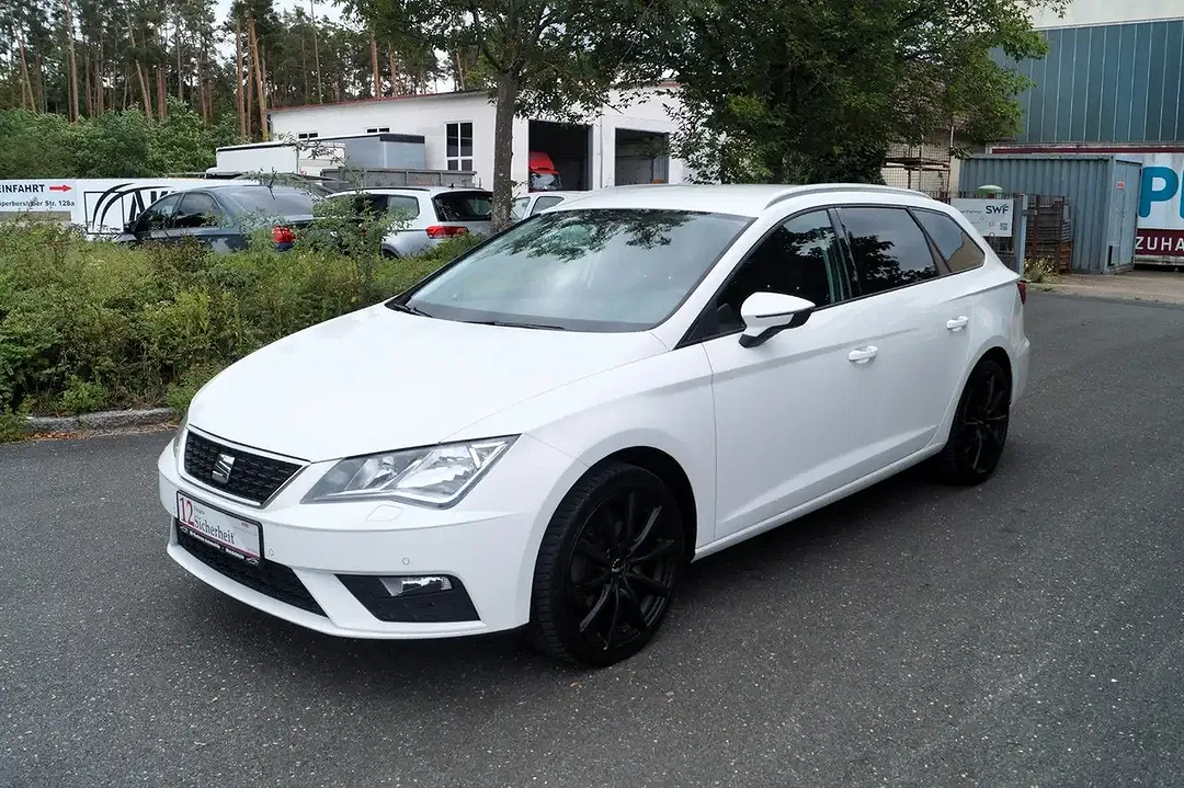 SEAT Leon - Thumbnail 2