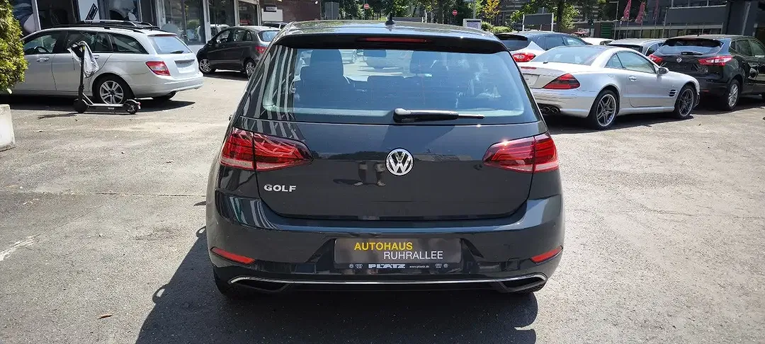 Volkswagen Golf - Thumbnail 4