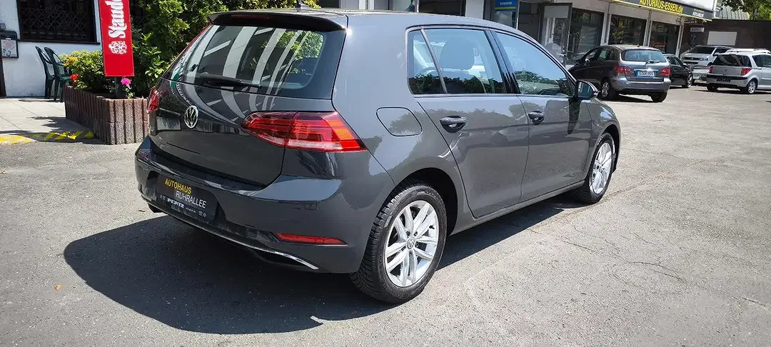 Volkswagen Golf - Thumbnail 6