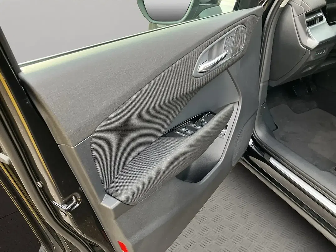 Audi Q3 - Thumbnail 10