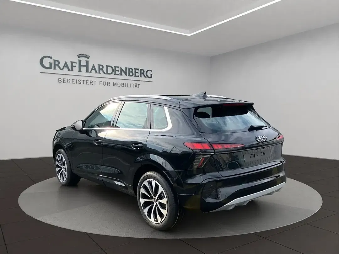 Audi Q3 - Thumbnail 4