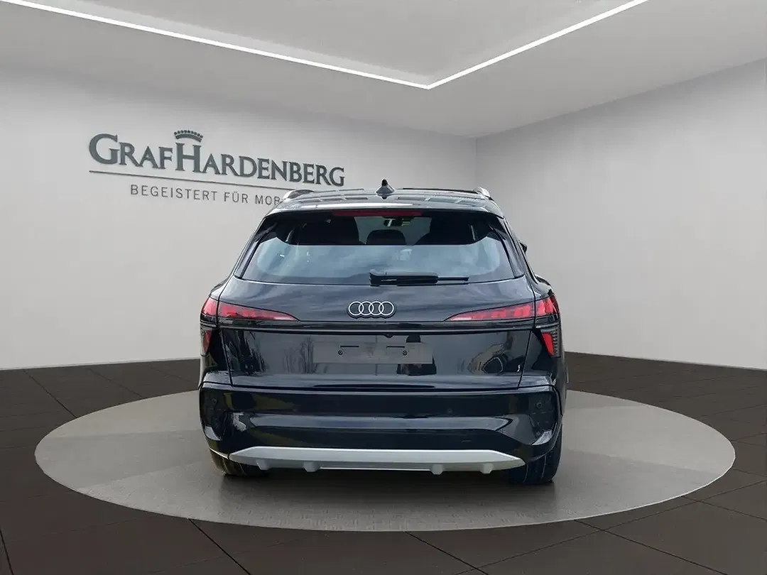 Audi Q3 - Thumbnail 5