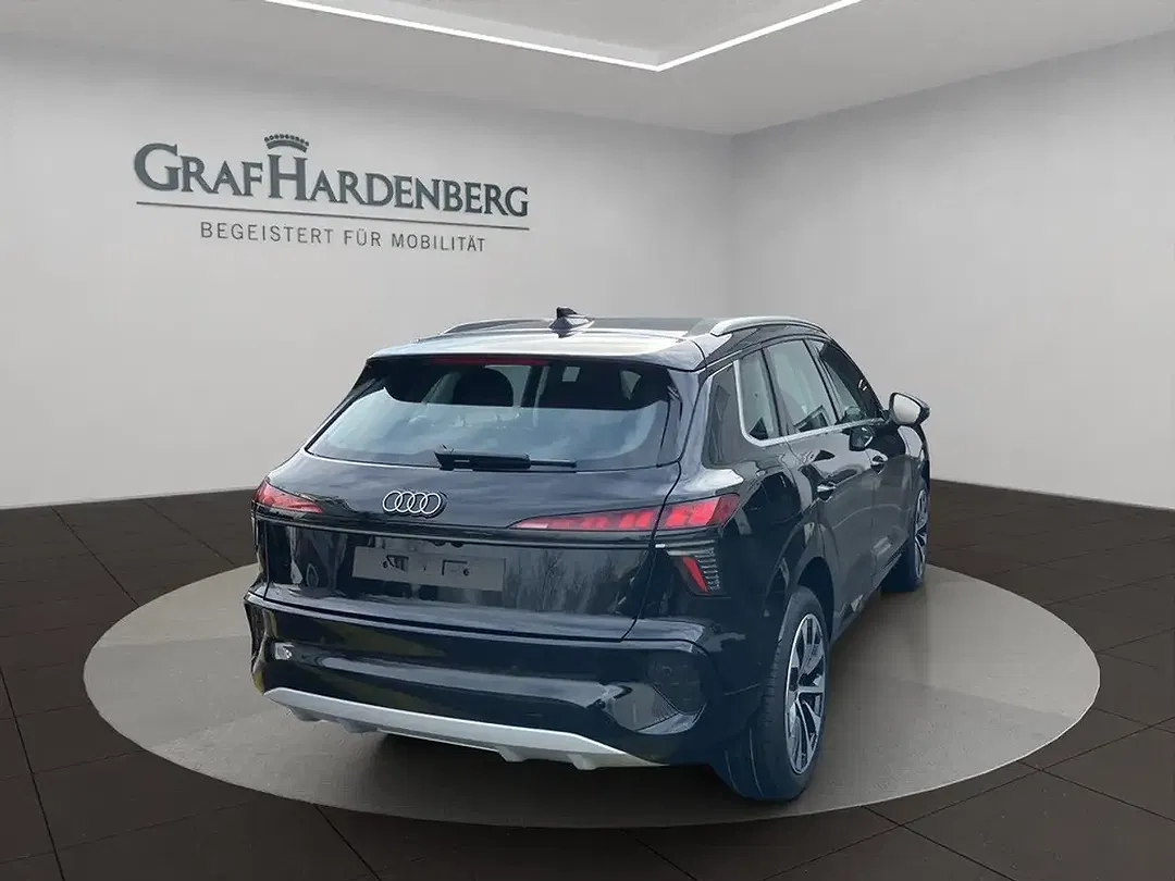 Audi Q3 - Thumbnail 6