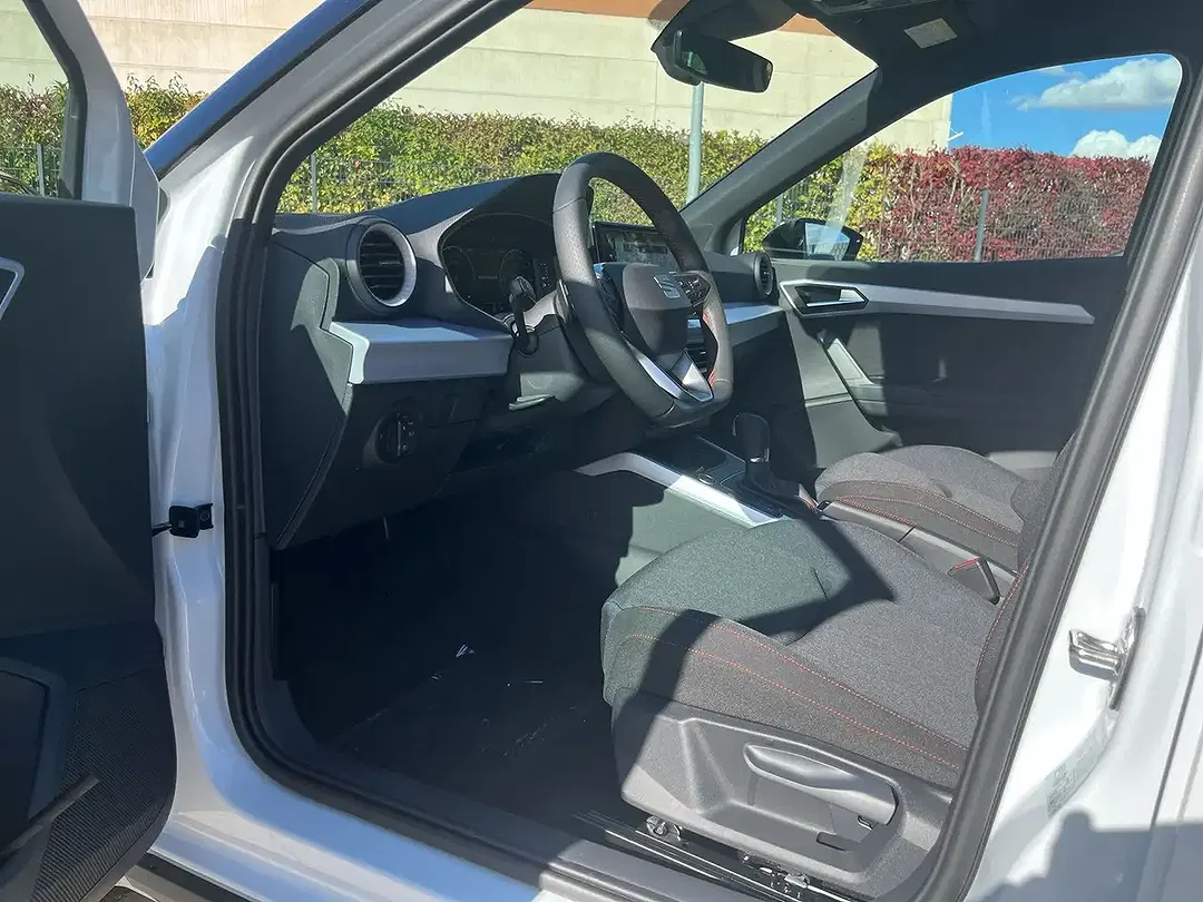 SEAT Arona - Thumbnail 12