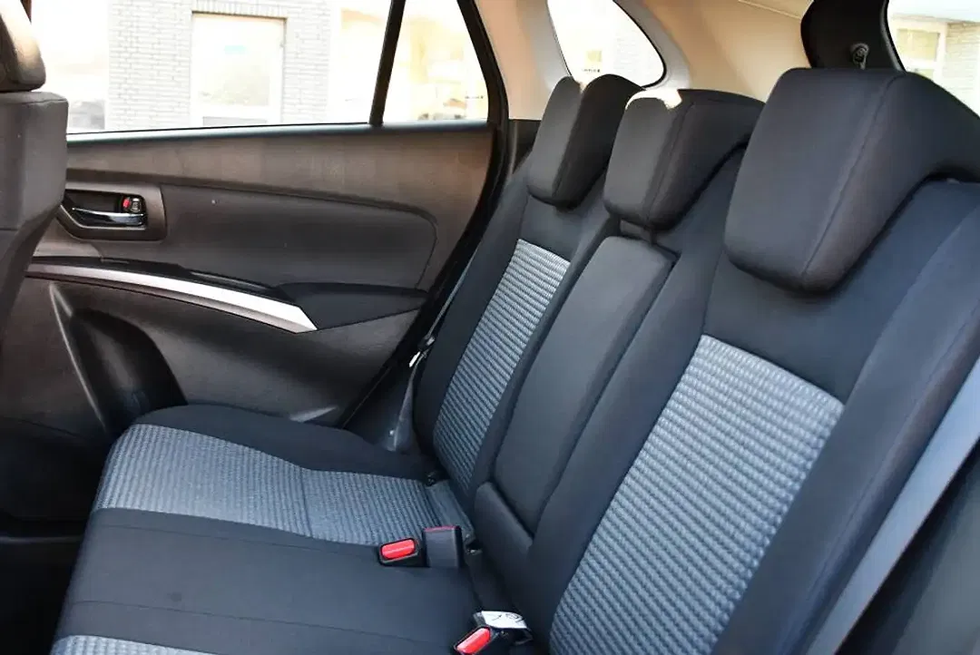 Suzuki S-Cross - Thumbnail 8